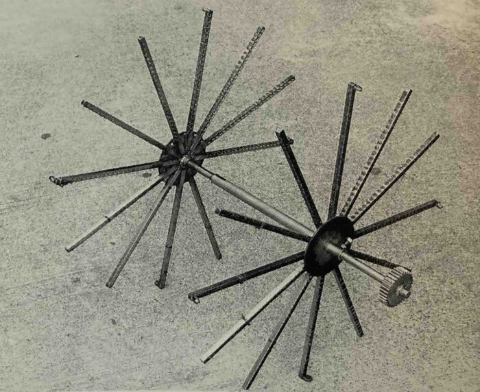 ステンレス製の反物を掛けて染める道具