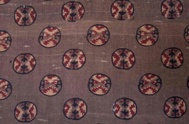 3色の色糊が使用された和更紗（わさらさ）
