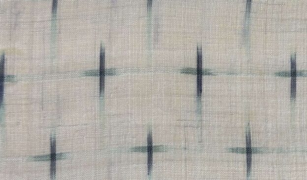 十字絣の模様が表現された白絣（しろがすり）