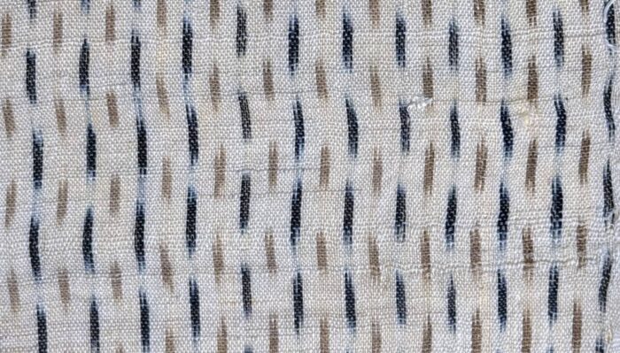 矢絣（やがすり）の模様が表現された白絣