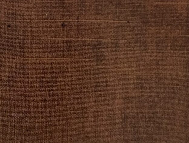 桑染（くわそめ）豆汁下地で酸性水PH5で煎じ、PH8で染色した絹布