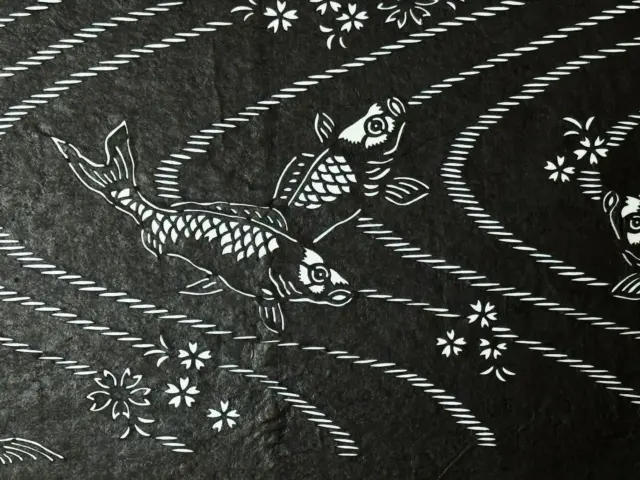 Carp (koi) Motif in Design

https://iroai.jp/koi/

The Carp (koi) has long been known as the “king of river fish” in japan.
Inspired by a Chinese legend in which a koi (koi) swims upstream through the rapids at the Dragon Gate and transforms into a dragon, it has come to symbolize success and rising in life.

The dynamic image of carp (koi) leaping among waves became a popular motif for men’s clothing and is often seen in egasuri (pictorial ikat) and medium-scale stencil dyeing techniques.

デザインにおける鯉（こい）

鯉は、古くから「川魚の王様」として知られ、鯉が龍門の急流をさかのぼって龍となるという中国の故事により、立身出世や成功を意味する縁起の良い象徴ともされてきました。

波間に跳ねる勢いの良い姿は、男子の衣服における文様（模様）として好まれ、緯糸によって絵模様を織り出した絵絣や中型染などに多く用いられてきました。

#carp #paperstencils #paperstencil #isekatagami #kimono #craftsmanship #japaneseculture #textile #katazome #art #design #craft

#鯉 #伊勢型紙 #染め型紙 #型紙 #染織 #染色 #色合い #デザイン #模様 #文様 #友禅 #テキスタイル