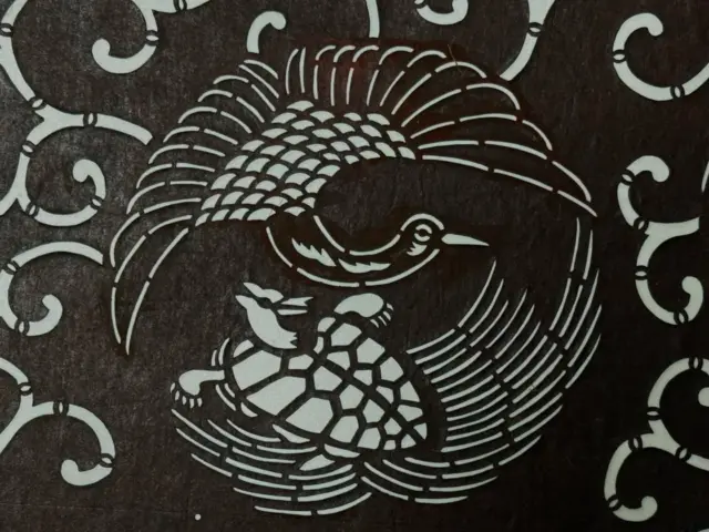 デザインにおける桐竹鳳凰文（きりたけほうおうもん） | iroai.jp